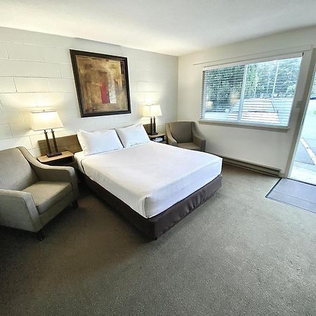 Arbutus Grove Motel Parksville Kültér fotó