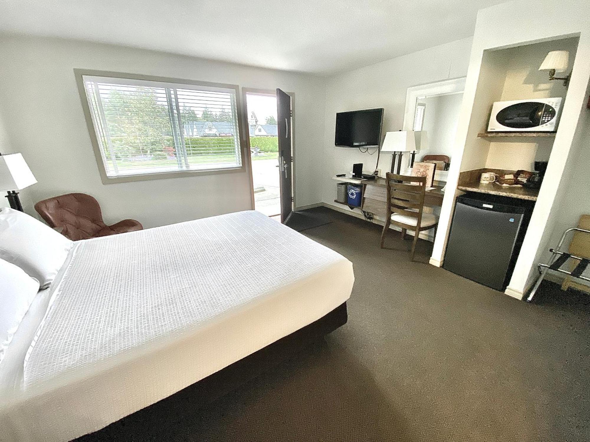 Arbutus Grove Motel Parksville Kültér fotó