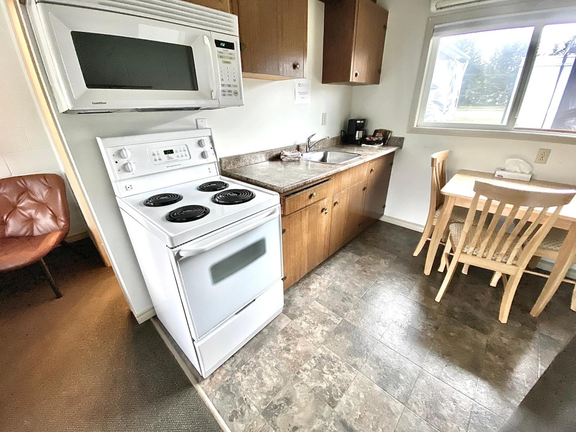 Arbutus Grove Motel Parksville Kültér fotó