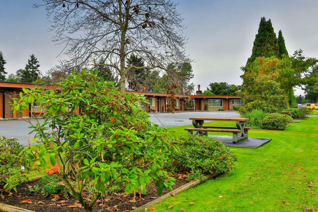 Arbutus Grove Motel Parksville Kültér fotó